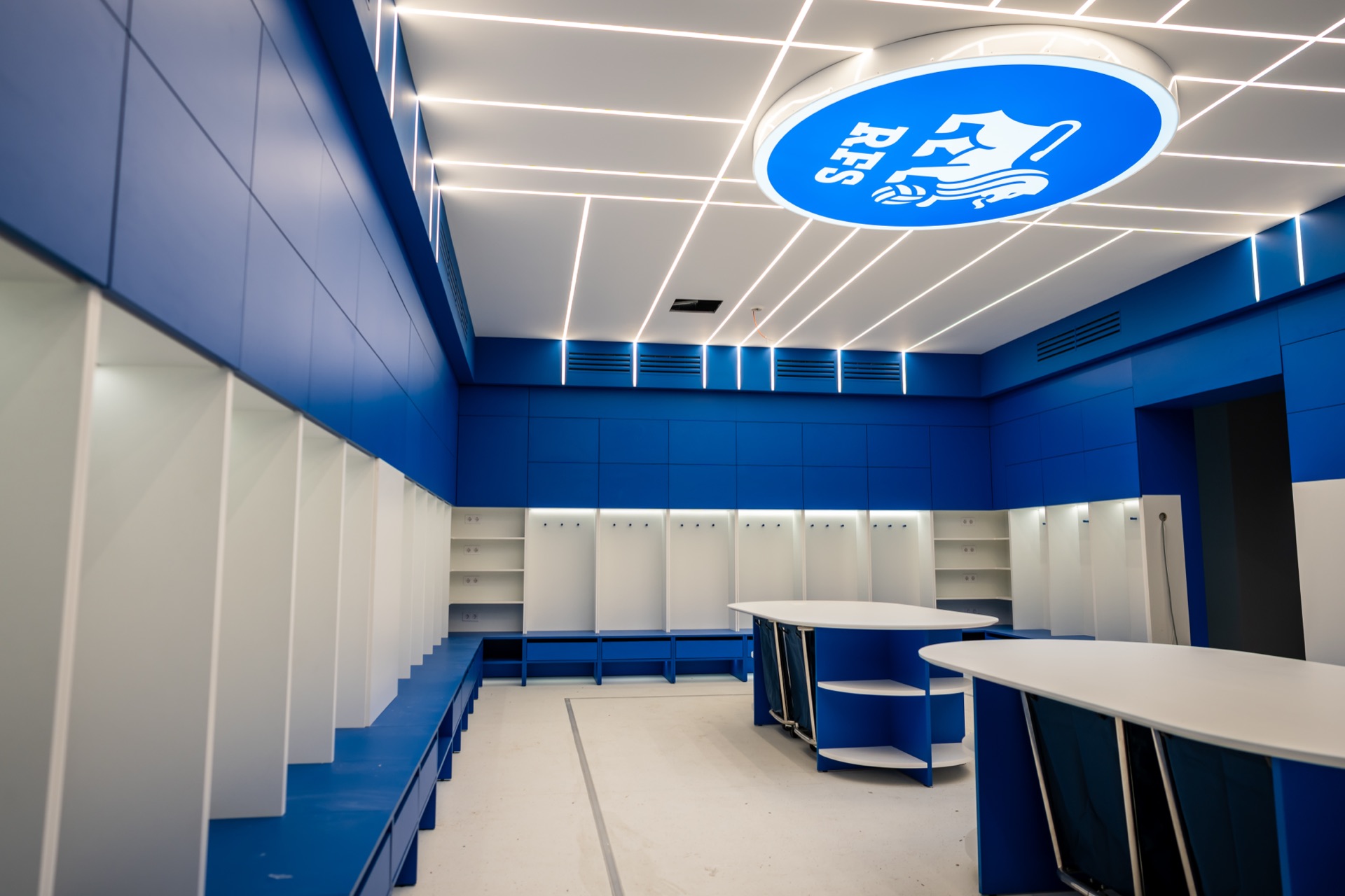 LNK Sporta Parks — locker room